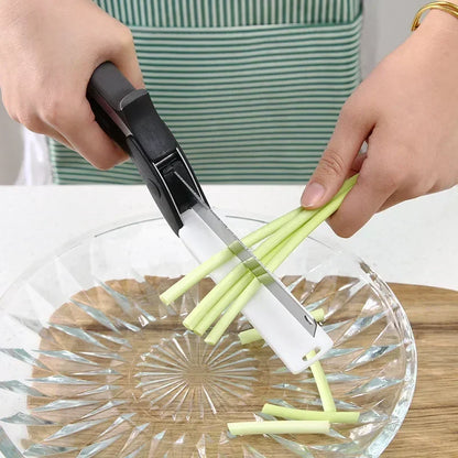 Kitchen Scissors with Cutting Board — Chop, Slice & Serve in One