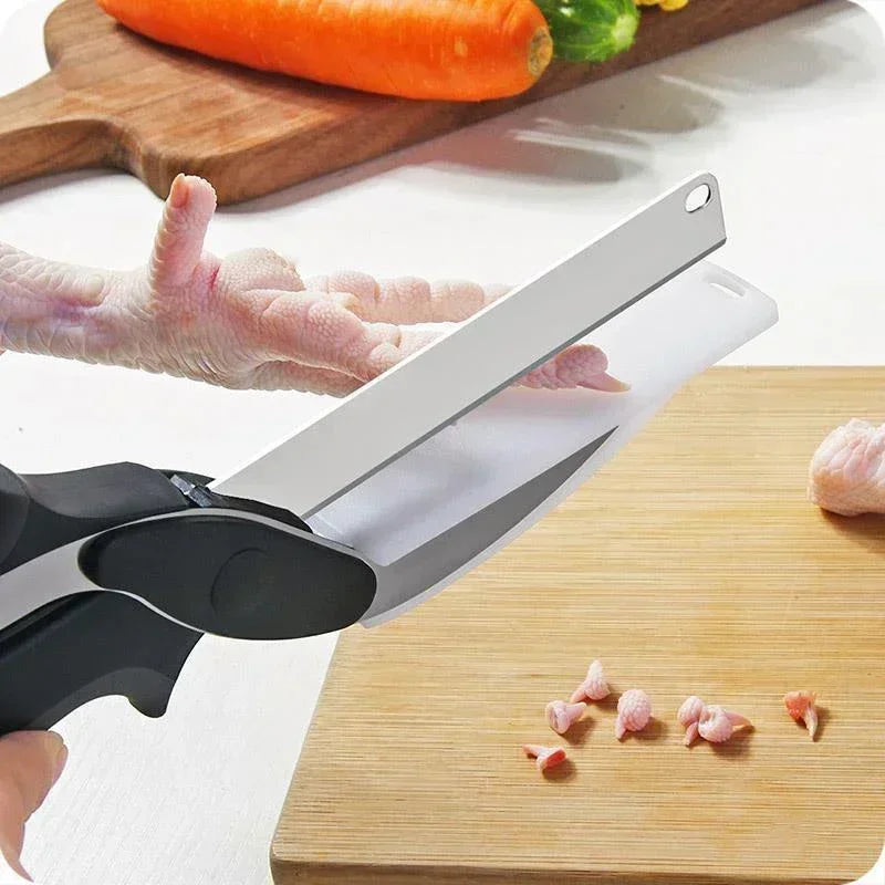 Kitchen Scissors with Cutting Board — Chop, Slice & Serve in One